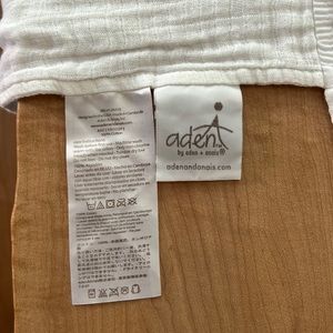 Crib skirt White 100% cotton